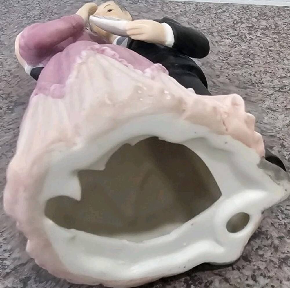 vintage Enesco "Treasured Memories" figurine of a couple celebrating their... - Picture 4 of 6